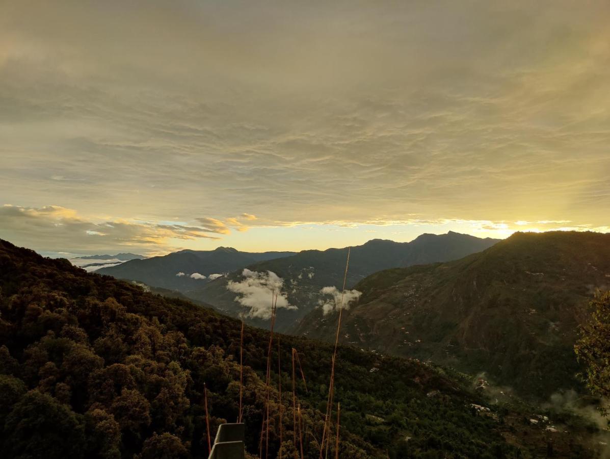 The Bunker House Hotel Chopta Bagian luar foto